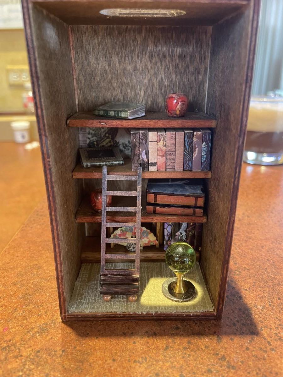 Mini bookshelf